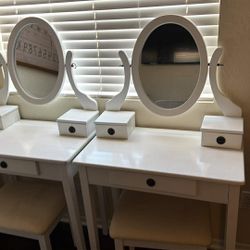 Vanity With Chair 