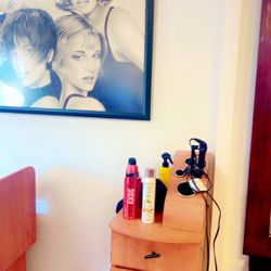 Salon Station