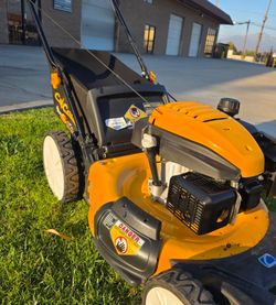 CUB-CADET GAS 21-IN LANW MOWER