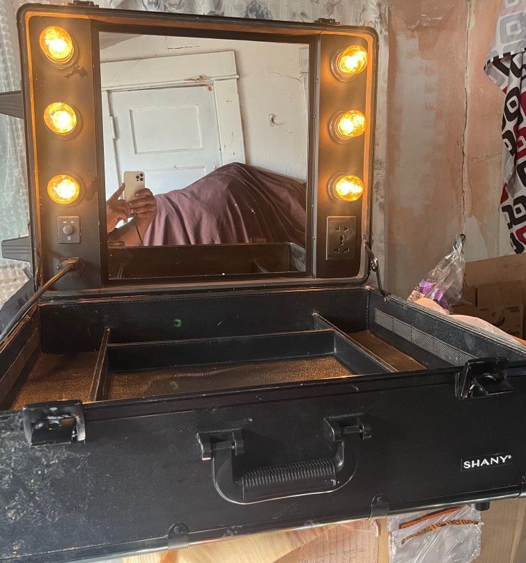 SHANY Portable Vanity