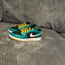 Air Jordan 1 Low SE Christmas