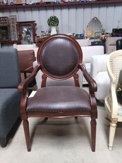 Chairs, Accent Chairs, Vanity Stools, Recliners and More!