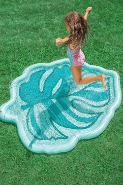 Minnidip Tropical Palm Leaf Splash Pad