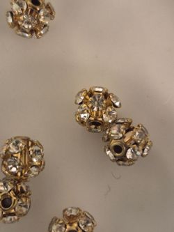 14 4mm sparkel beads