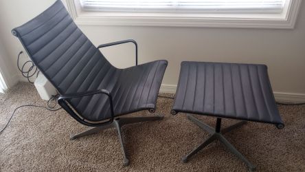 Authentic Herman Miller MCM Eames Aluminum Group Lounge Chair / Ottoman