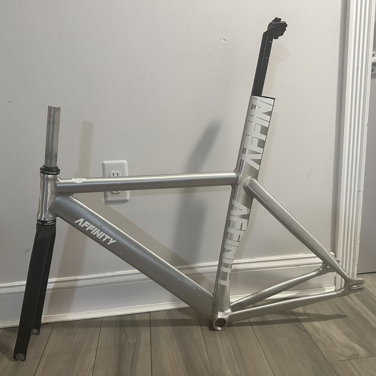 NEW affinity Kissena Track Frame Size Xs Pista Fixed Frameset Mash Low Gtb for Sale in Brooklyn NY OfferUp