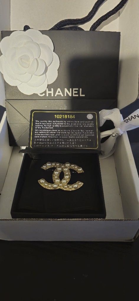 Chanel Pearl And Crystal Gold Brooch