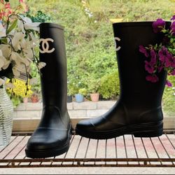 black rain boots #luxury #rainyday
