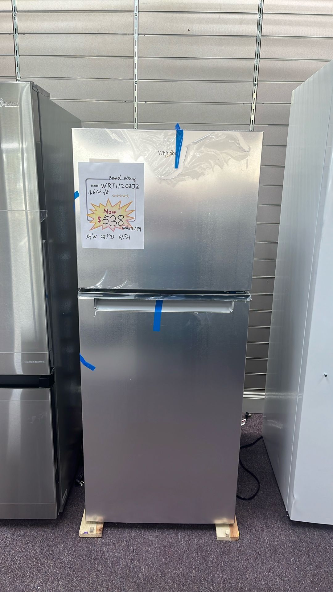Refrigerator Small 24” In New