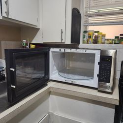 Microwave Used works great 