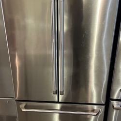 GE REFRIGERATOR 