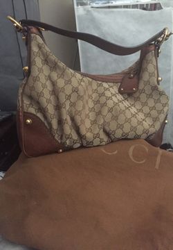 Gucci bag used but in great condition