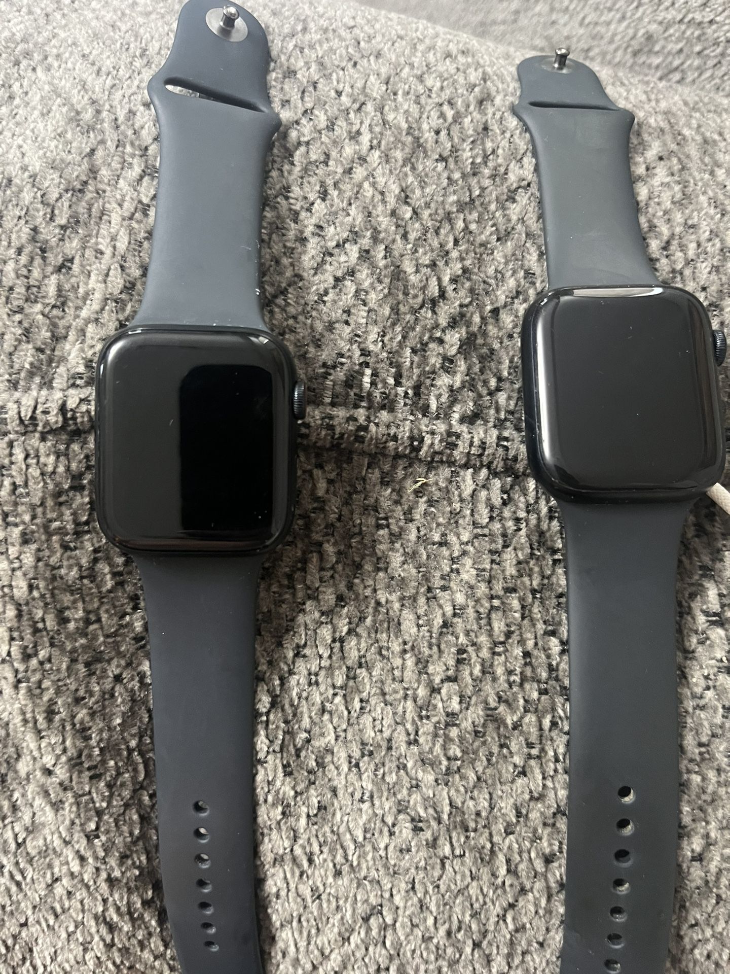 2 Apple Watches
