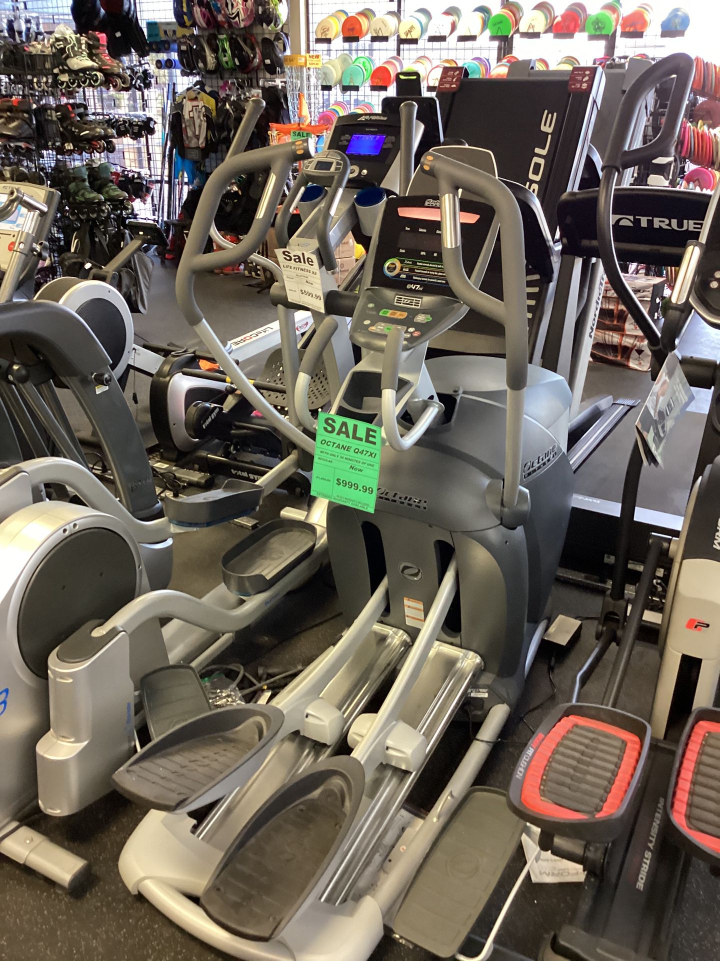 Octane Fitness Q47xi Elliptical Cross Trainer With Adjustable Stride Length Like New