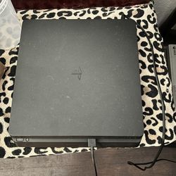 Ps4 & 2 controllers 
