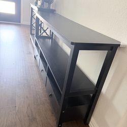 Entry way table