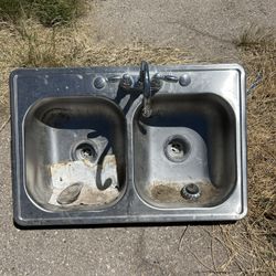 Glacier Bay Double Stainless Sink With Faucet