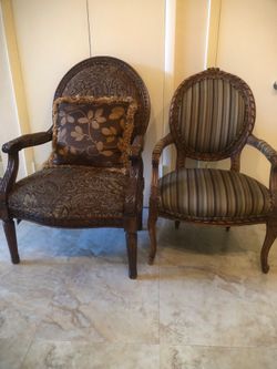 2 CHAIRS, ANTIQUE HAND CARVED CHAIRS !!!