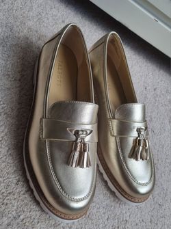 Talbots gold metallic leather tassel loafers