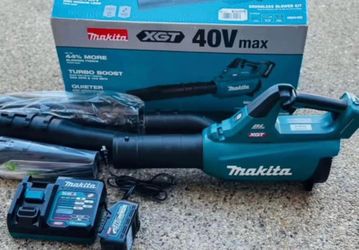 Makita XGT 40V Max Brushless Cordless Leaf Blower Kit (4.0Ah)