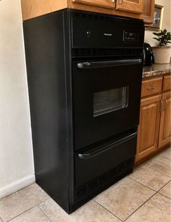 Frigidaire Built-In Wall Oven - Great Condition