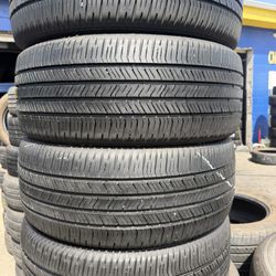 225/50/18 Vendo Un Set De Llantas Marca Goodyear Con 80% De Vida Las 4