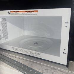 Brand New Never Used Whirlpool Microwave 