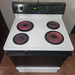 ✨️🔆Kenmore🔆✨️ Black/White Coil Top Stove in great working order 