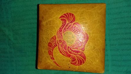Leather keepsakes box