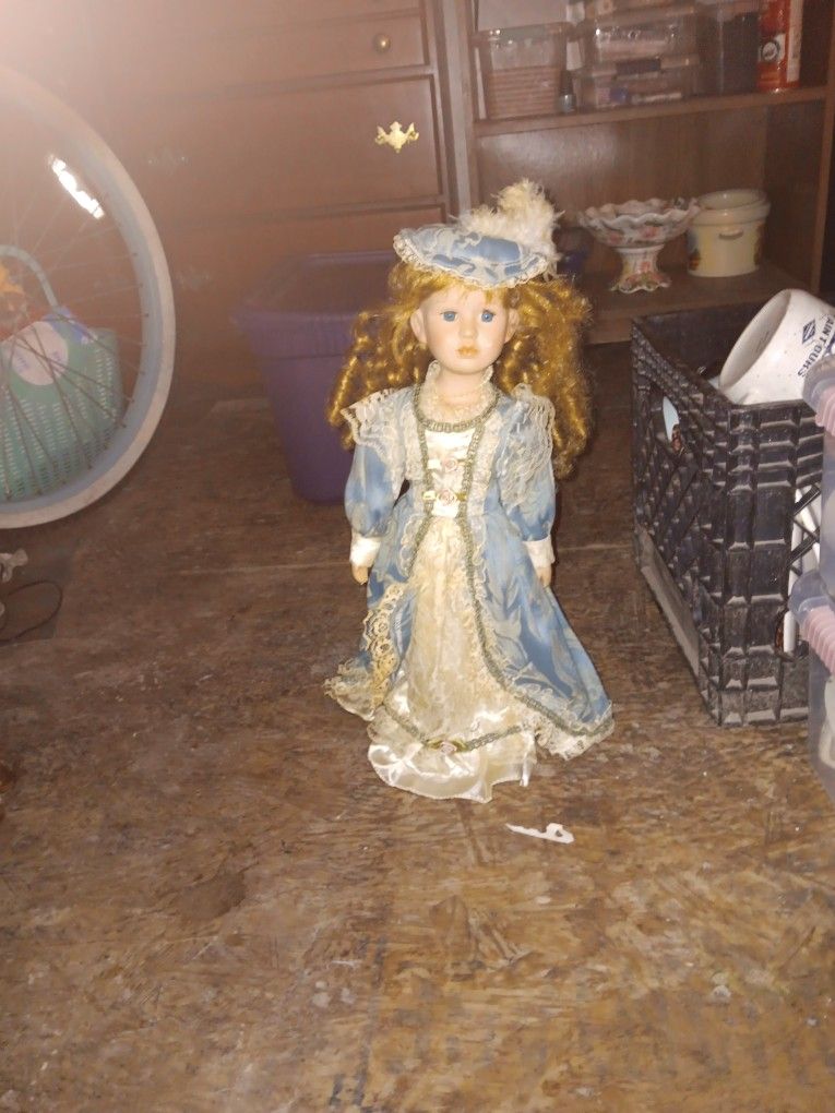 Porcelain Doll Ashley Belle 14 To 15 Inches