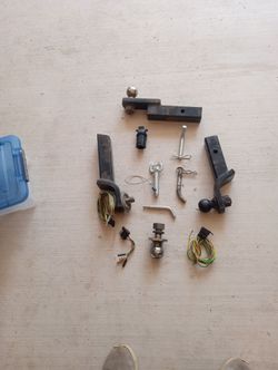Trailer hitch and conectors