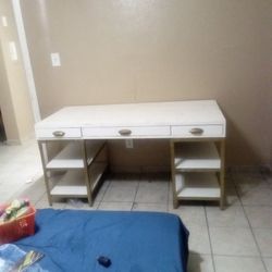 Vanity/ Sturdy Desk