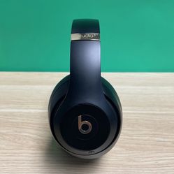 Beats by Dr. Dre Studio 3 Wireless Bluetooth Headphones Midnight Black —— Comes With Case