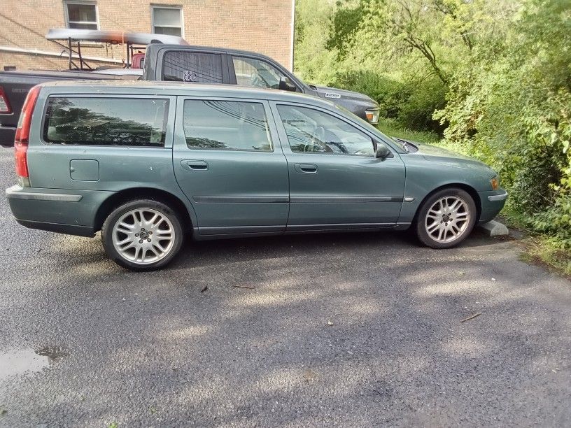 2004 Volvo V70