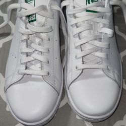 Men's Adidas Shoes  Size 11