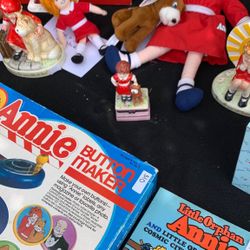 Little orphan Annie collectibles Record player music boxes dog Sandy Annie Madame Alexander vintage book vintage game