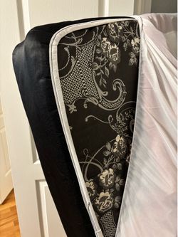 Queen mattress!!