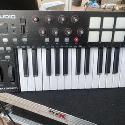 M-AUDIO MIDI Keyboard 