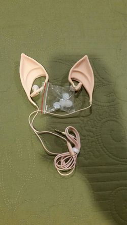 Elf headphones with mic.