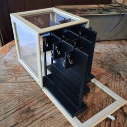 Colleen's Prestige Jewelry Boxes Colleen's Prestige Croco-Embossed Dangle Earrings Jewelry Box