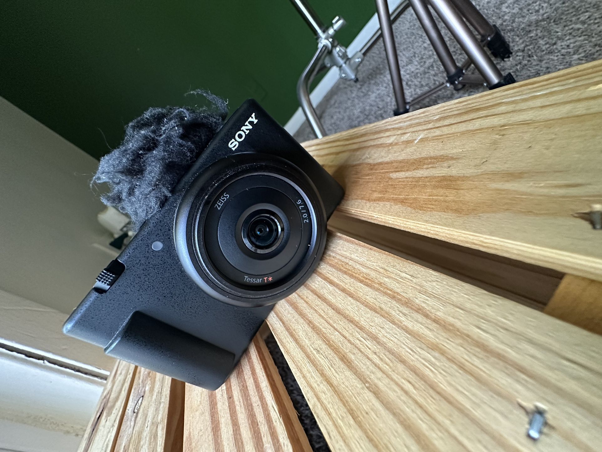 Sony ZV-1F Vlog Camera for Streamers, Content Creators and Vloggers