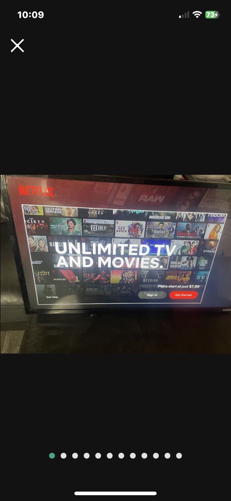 32 Smart TV Vizio W Wall Hanger Excellent Condition