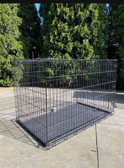 Dog crate in great condition. Great quality
