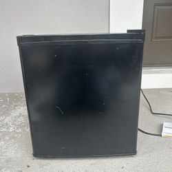 Mini Fridge $40