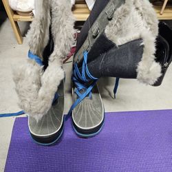 Sorel Snow Boots, 7.5 Women