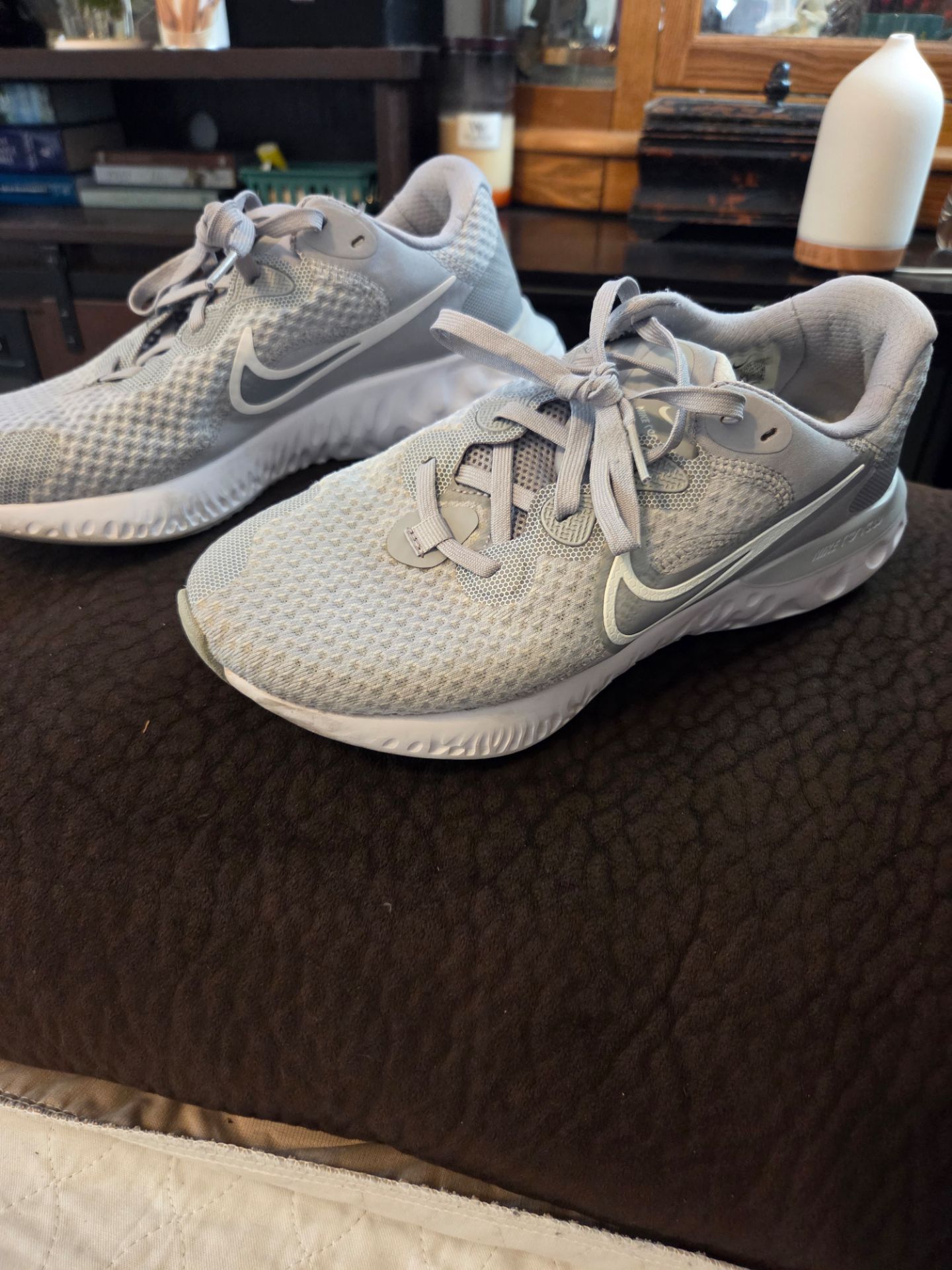 Women's size 9 Nike shoes