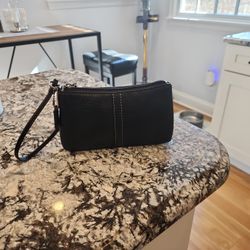 Coach Black Pebbled Leather Wristlet F42389

