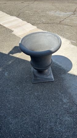 Urn planter