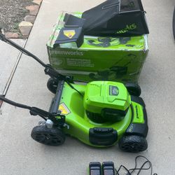Greenworks 20 Lawn Mower 48V Cordless for Sale in Richmond