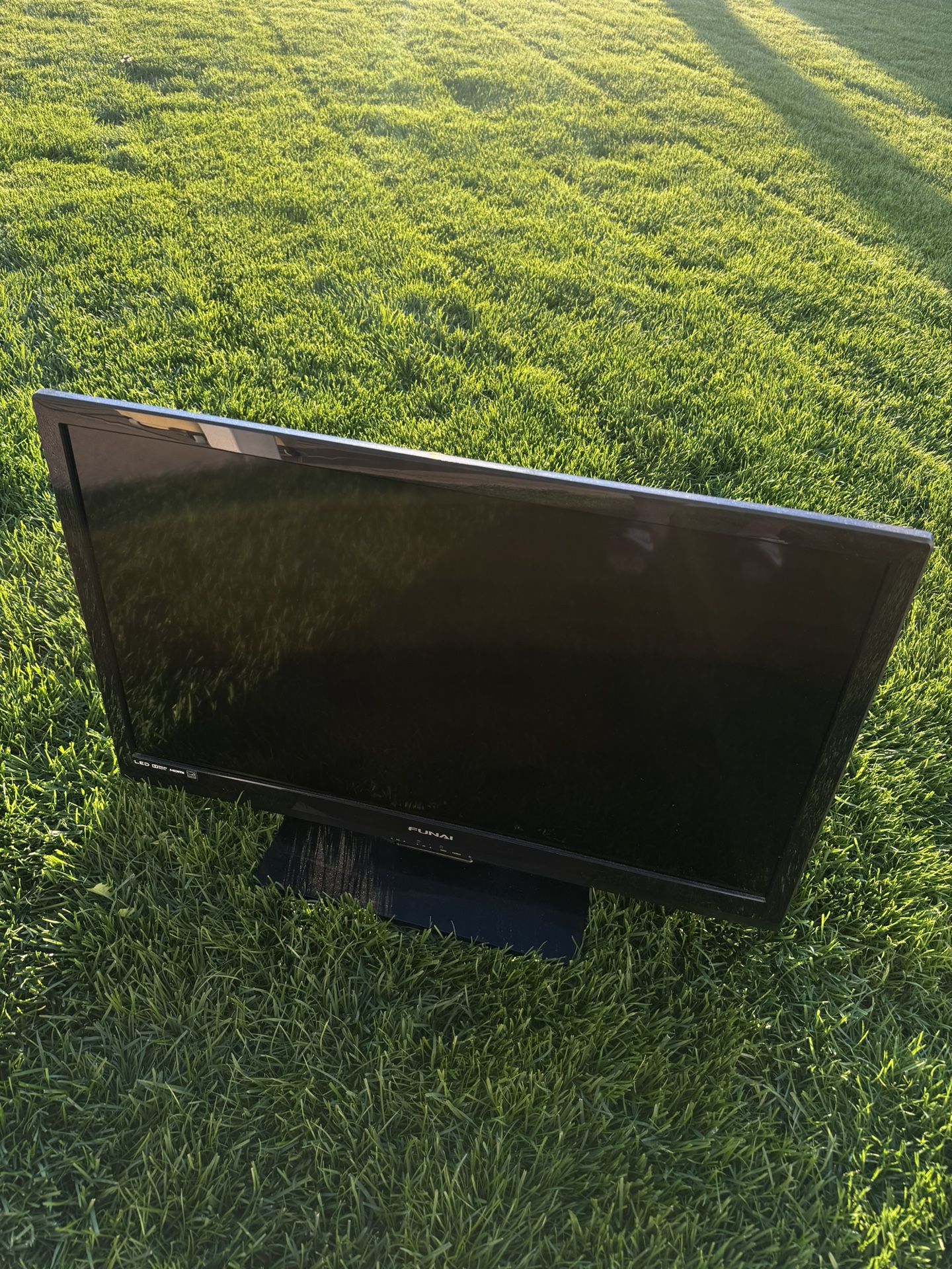 Funai TV w/ controller